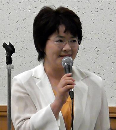 高橋千鶴子発達議連副会長の代理挨拶をされる船山ゆみ元市議